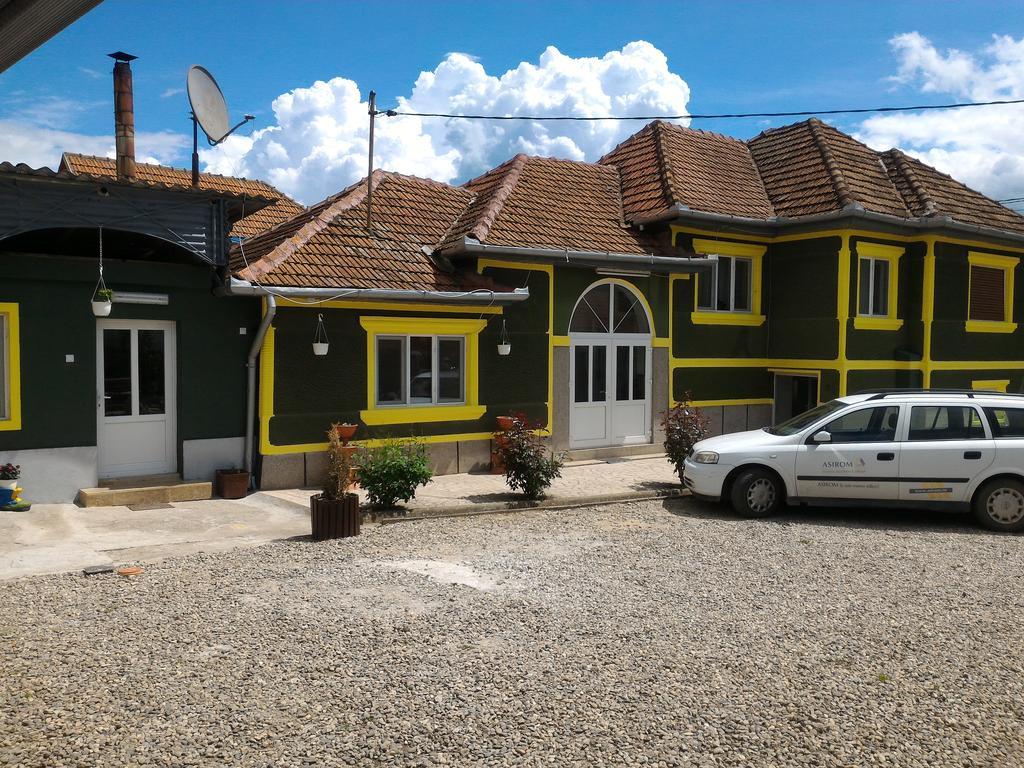 Casa Ana Appartement Haţeg Buitenkant foto